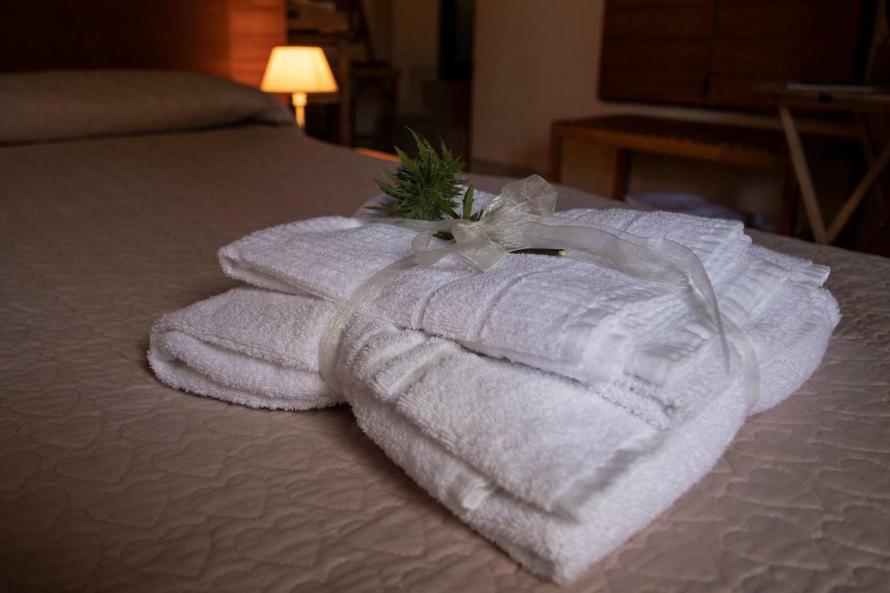 Larocchettina Apartment กัสตีลีโยเน ดิ ออร์ชา ภายนอก รูปภาพ