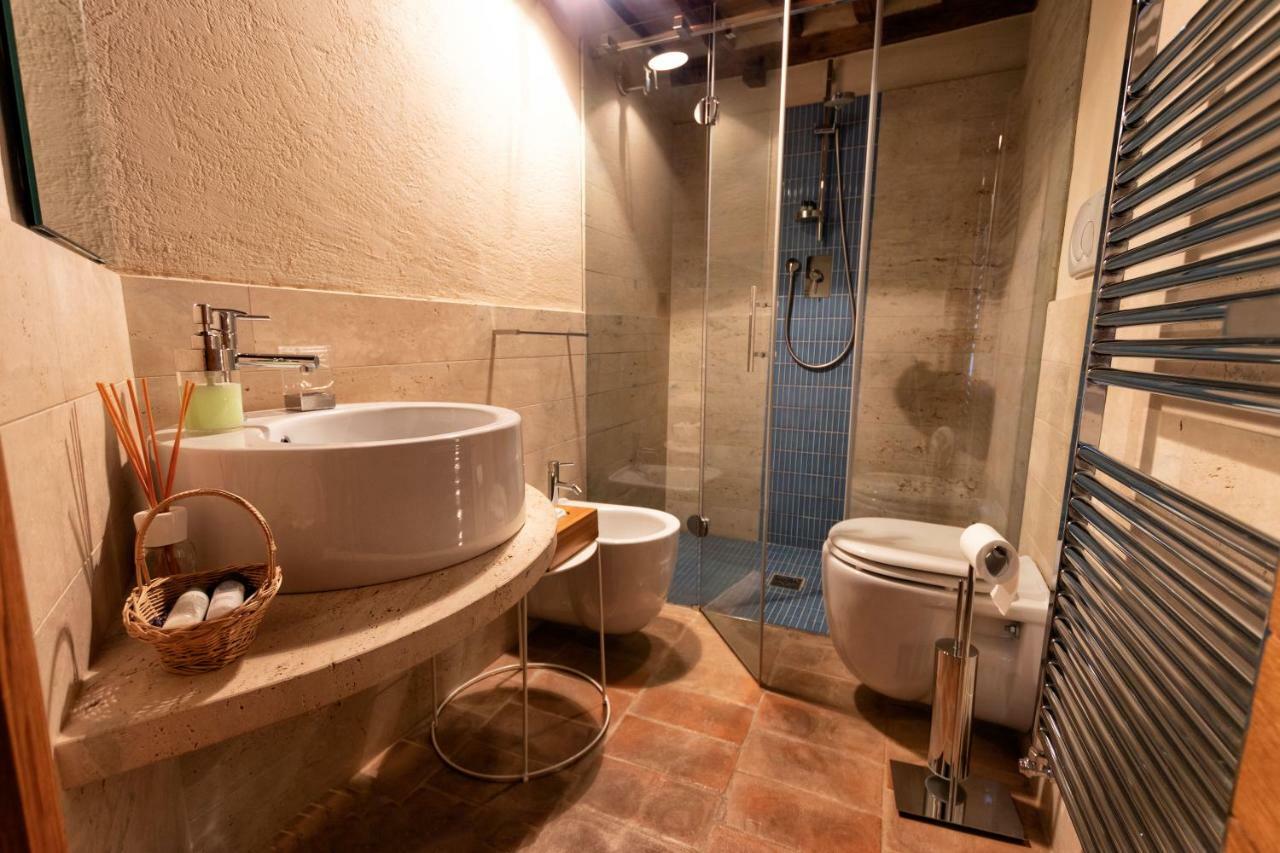Larocchettina Apartment กัสตีลีโยเน ดิ ออร์ชา ภายนอก รูปภาพ